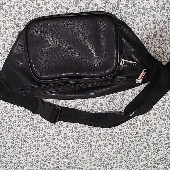 Handbags - Never used Fanny pack